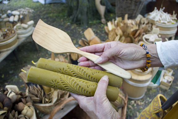 I've selected candles and a wooden spatula I've selected candles and a wooden spatula